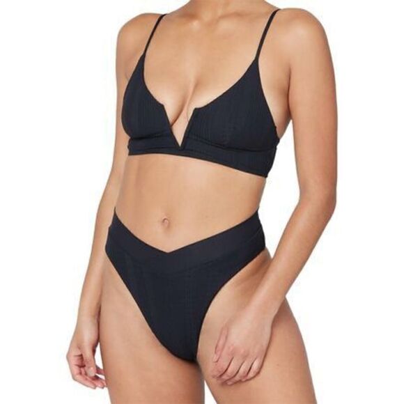New   L*SPACE black siren top and court bottom bikini set. XS. Retails $209 - Picture 13 of 13